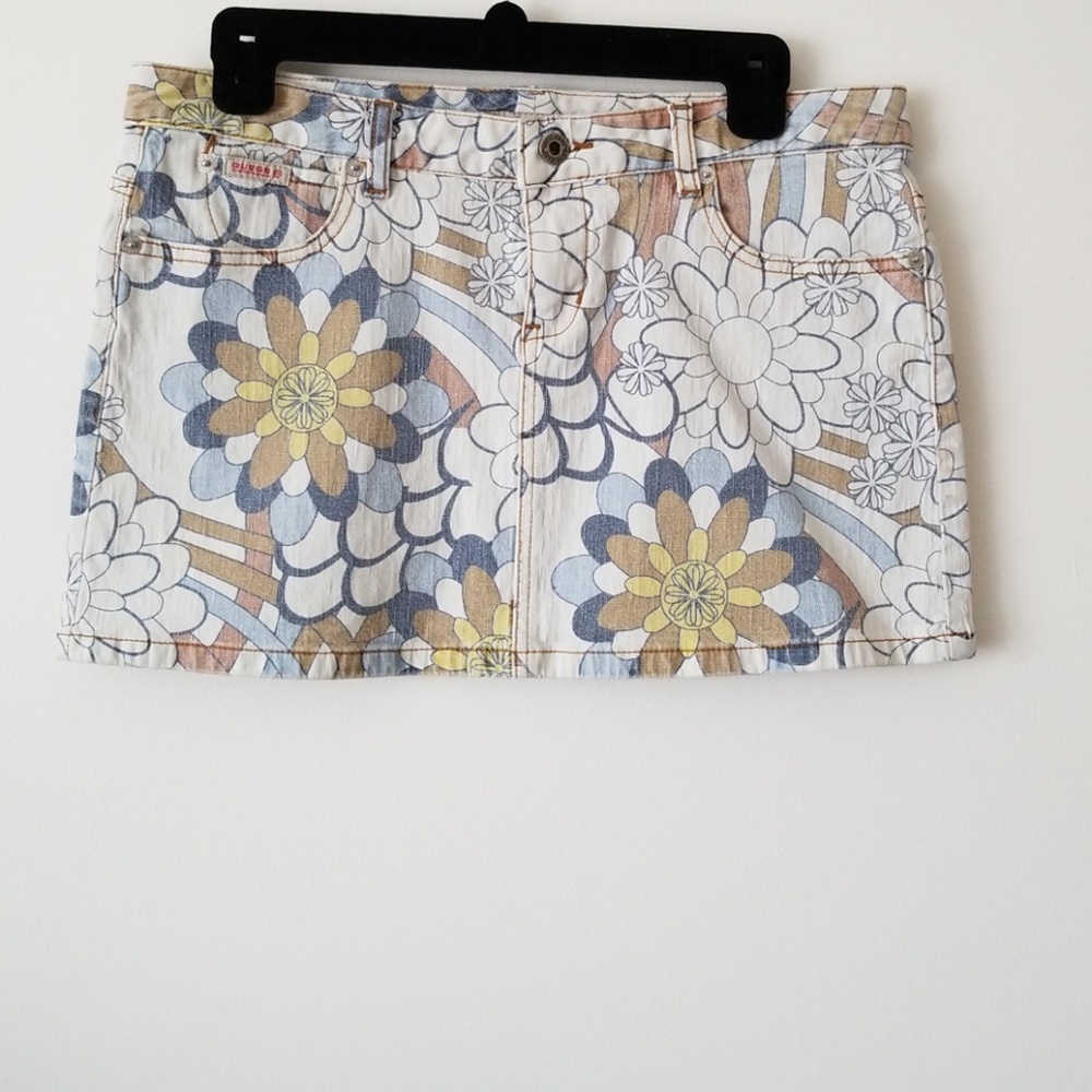 🆕️ Guess Denim Floral Print Mini Skirt Size 8